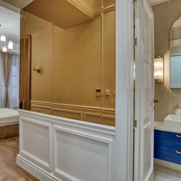 Hive Luxury Suites by MN Property - One-Bedroom Apartment - 5