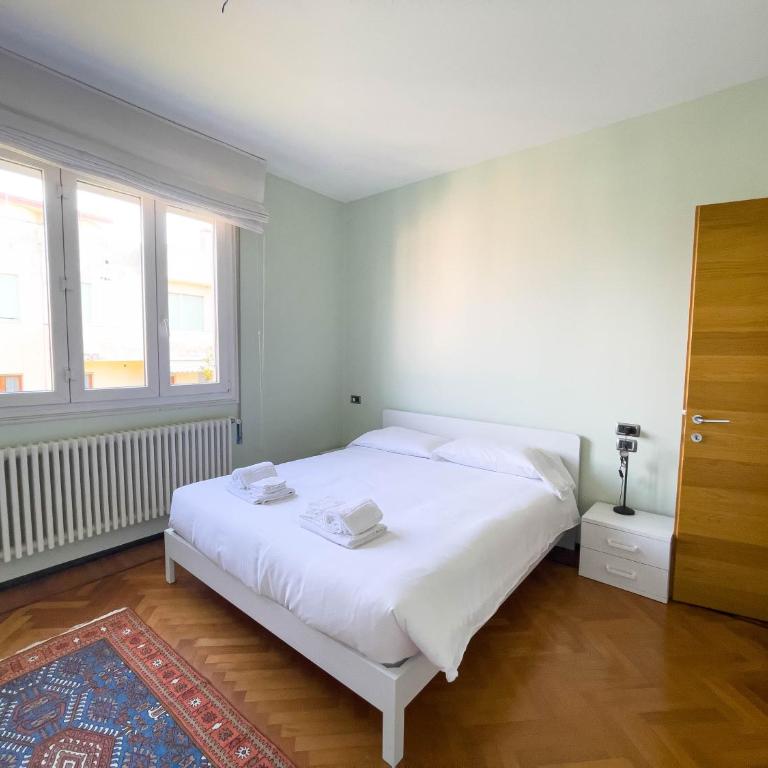 Spazioso Apt vicino Stazione - Posto Auto - Appartamento con 2 Camere da Letto - 19