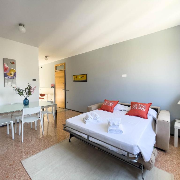 Spazioso Apt vicino Stazione - Posto Auto - Appartamento con 2 Camere da Letto - 22