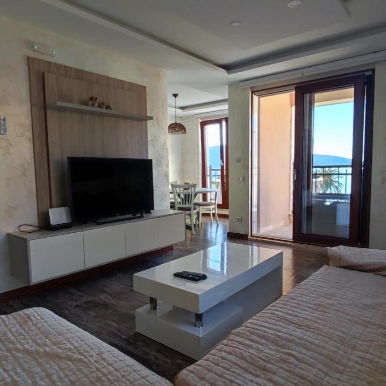 Lux Apartments Djurovic Tivat - Apartman sa Pogledom na More - 1
