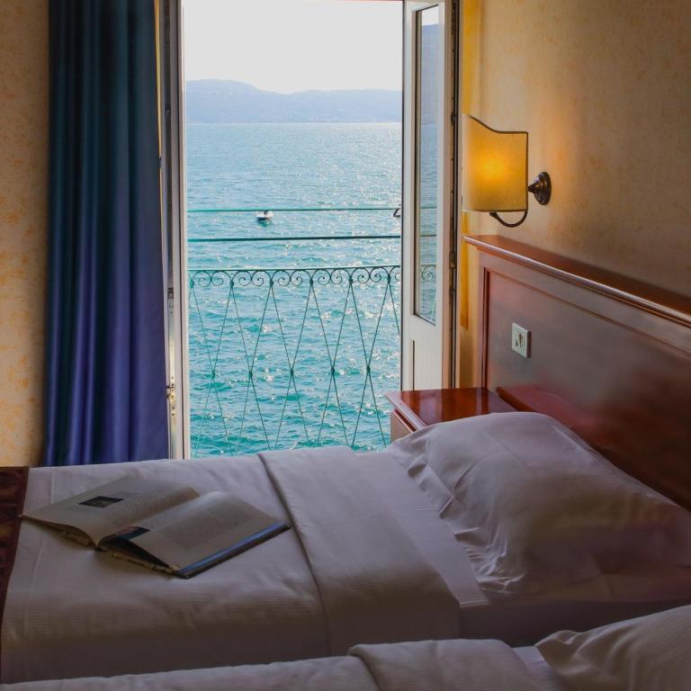 Hotel Garnì Riviera - Camera Doppia con Letti Singoli con Vista Lago - 3