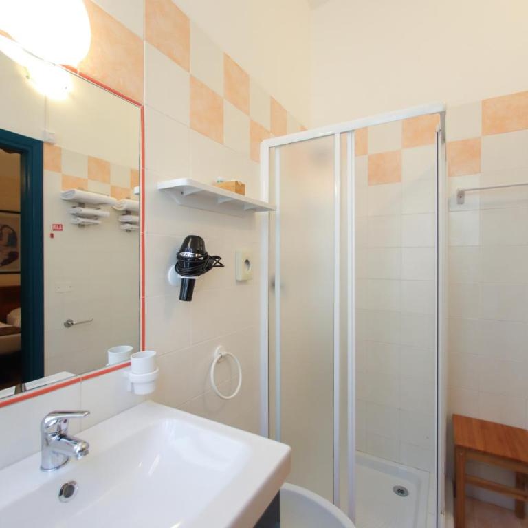 Hotel Garnì Riviera - Camera Familiare - 3