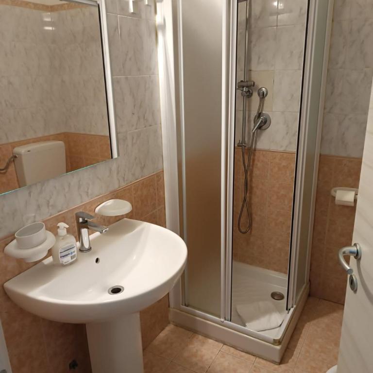 Residence CHECKIN A RICHIESTA - Appartamento con 1 Camera da Letto - 4