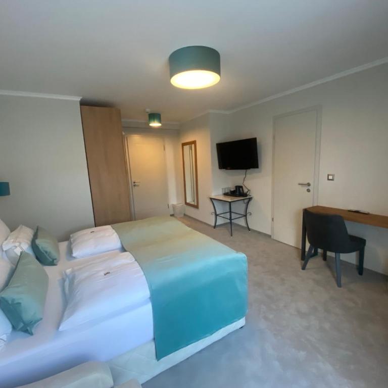 Hotel Radetzky - Doppelzimmer mit Balkon - 5