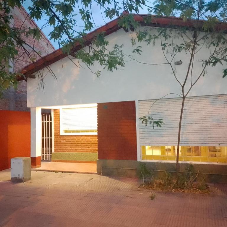 Luminosa casa con patio - Casa Unifamiliar de 2 dormitorios - 12