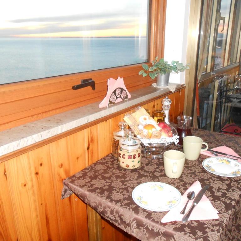 Apartment Trieste Casa Vacanze NATASCIA - Appartamento Familiare con 2 Camere da Letto e Vista - 13