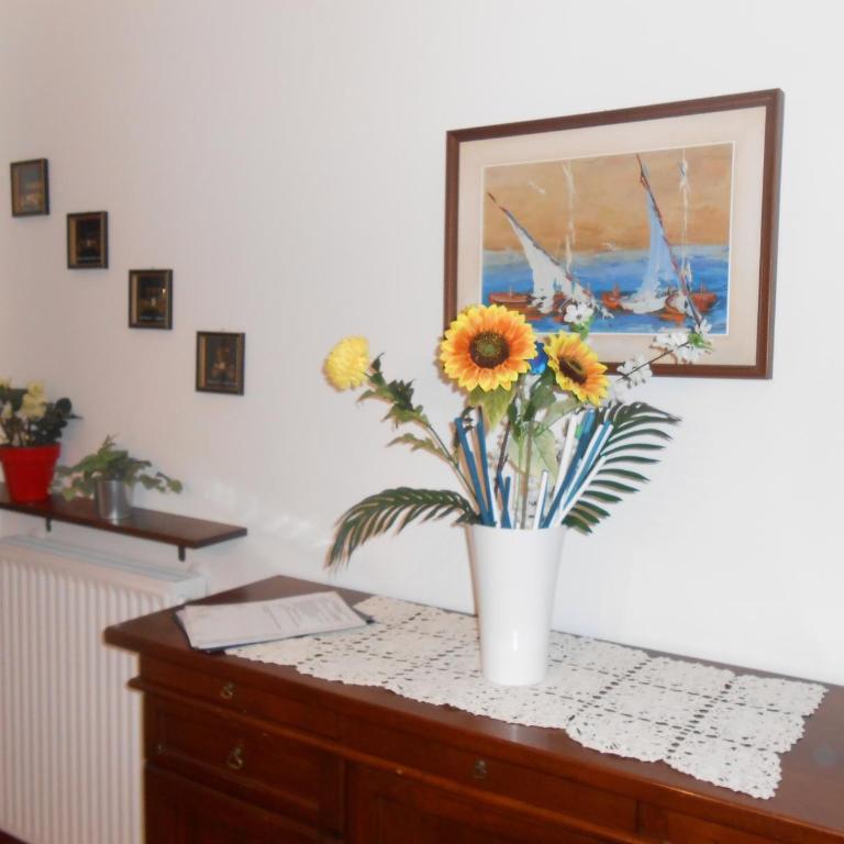 Apartment Trieste Casa Vacanze NATASCIA - Appartamento Familiare con 2 Camere da Letto e Vista - 12