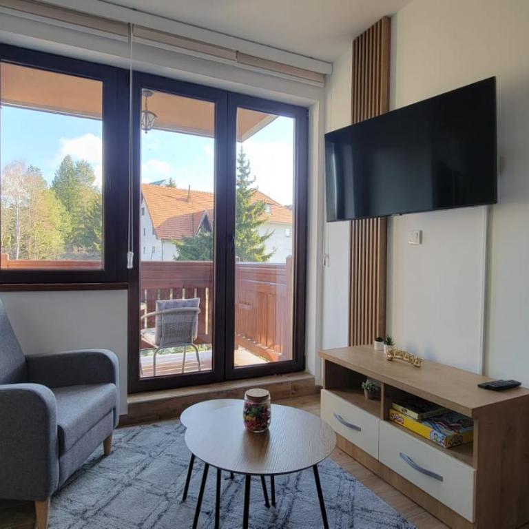 Family Apartman - Two-Bedroom Apartment - 9