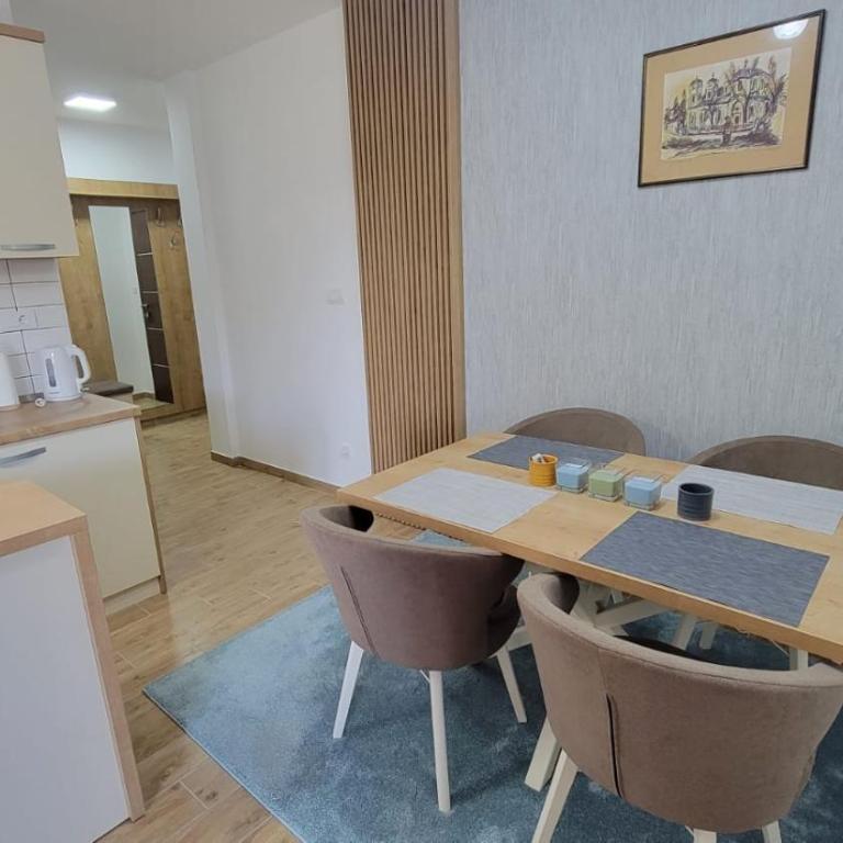 Family Apartman - Two-Bedroom Apartment - 4