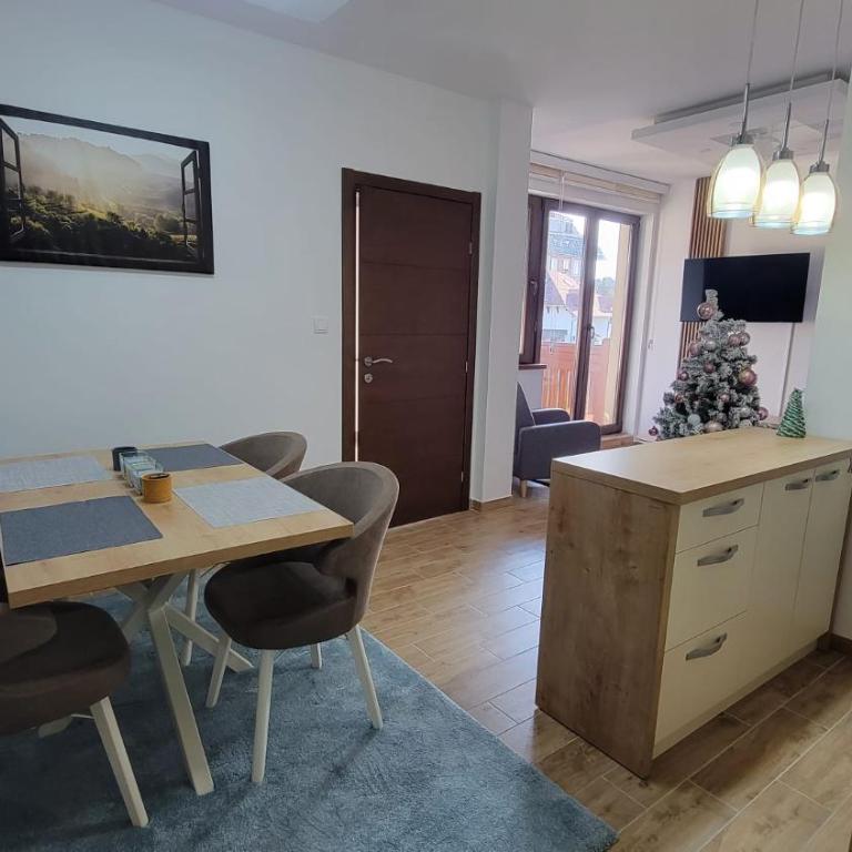 Family Apartman - Two-Bedroom Apartment - 2