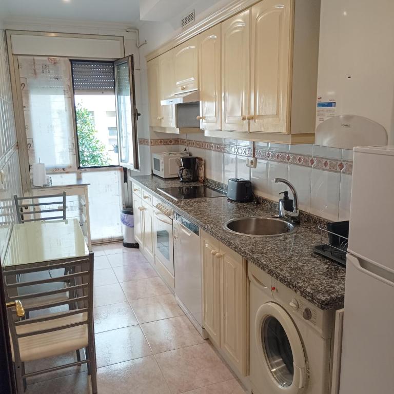 Centro GASCONA-CAMPOAMOR con terraza privada, garaje y wifi gratuito - Apartamento de 2 dormitorios - 9