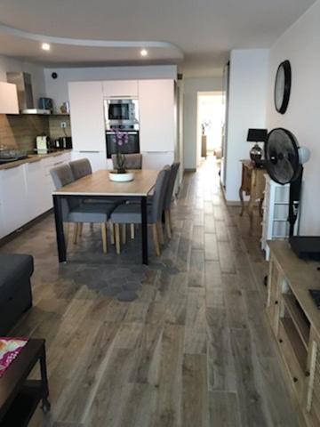 Appartement face à la mer - 6 à 8 personnes - Canet en Roussillon - Appartement 3 Chambres - 12