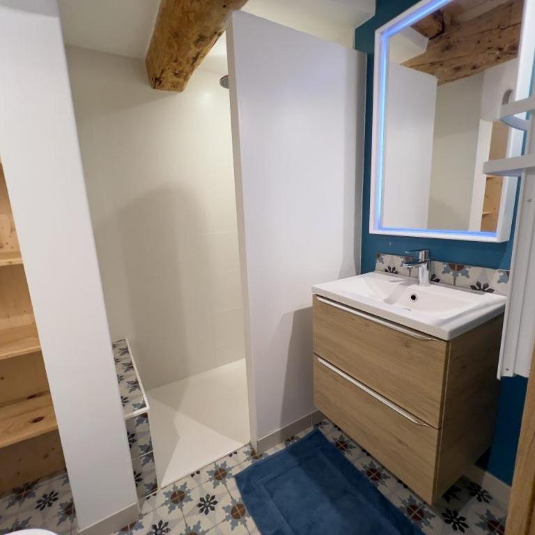 Ancienne ferme rénovée 8 pers, calme, confort, vue montagne et jardin - Maison de Vacances - 30