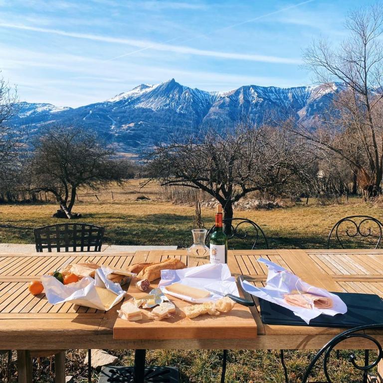 Ancienne ferme rénovée 8 pers, calme, confort, vue montagne et jardin - Maison de Vacances - 37