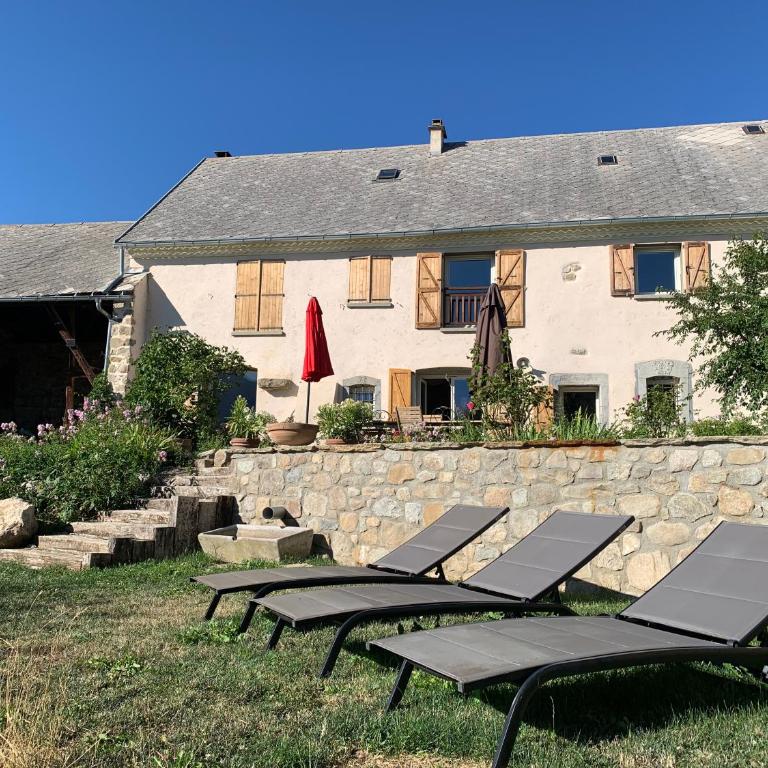 Ancienne ferme rénovée 8 pers, calme, confort, vue montagne et jardin - Maison de Vacances - 1