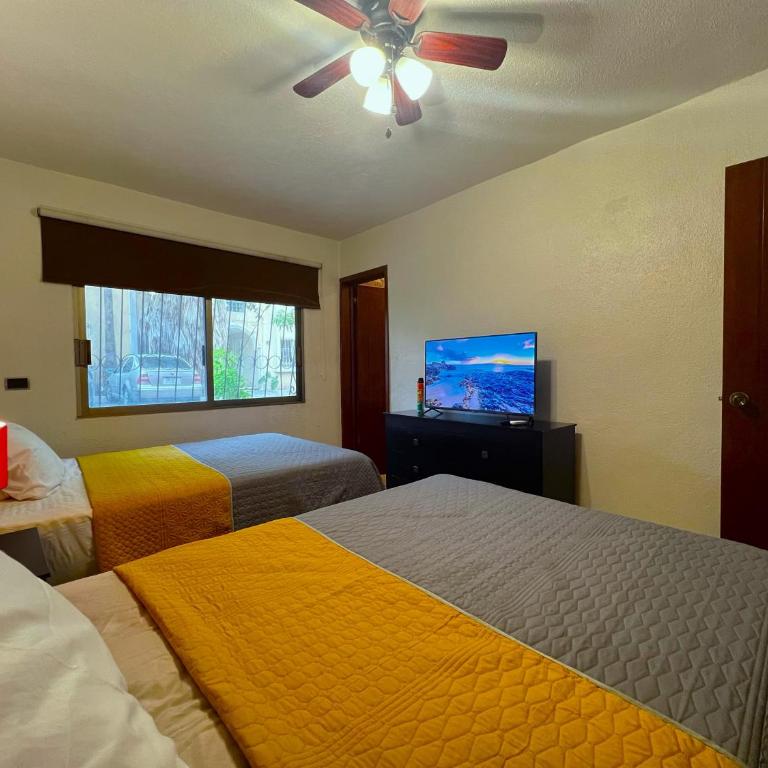 Casa Revolucion: 2BR/2Ba Casita close to downtown with private parking - Apartamento de 2 dormitorios - 12
