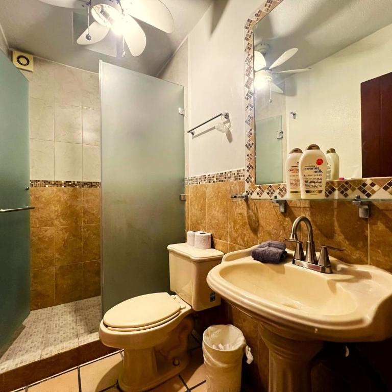 Casa Revolucion: 2BR/2Ba Casita close to downtown with private parking - Apartamento de 2 dormitorios - 28