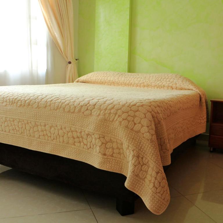 HOTEL CAMELIA REAL BRICEÑO - Habitación Doble - 5