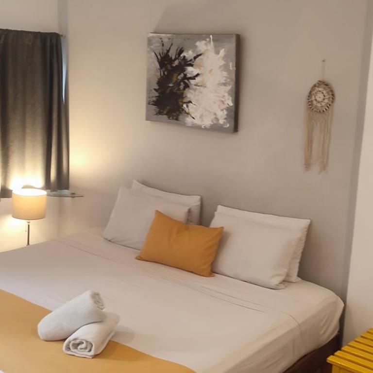 Kika Studios - Deluxe King Room - 3