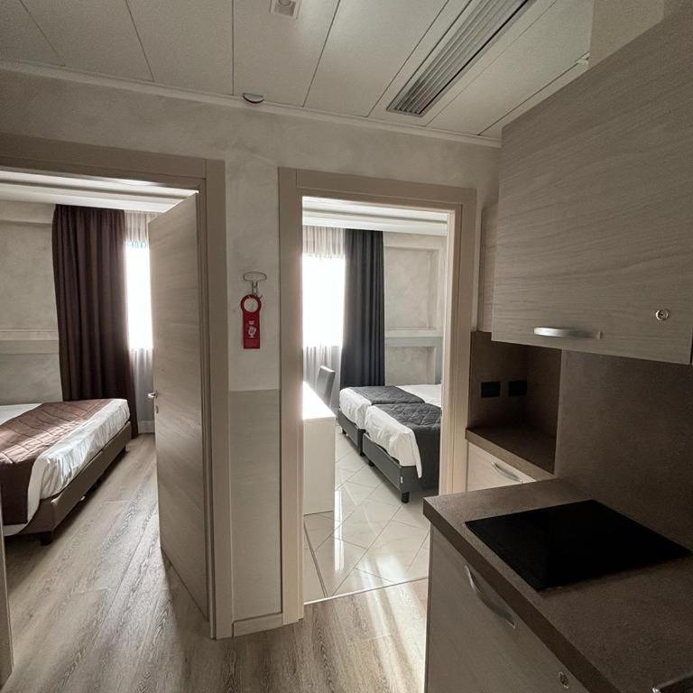 Hotel Plaza - Triple Room - 1