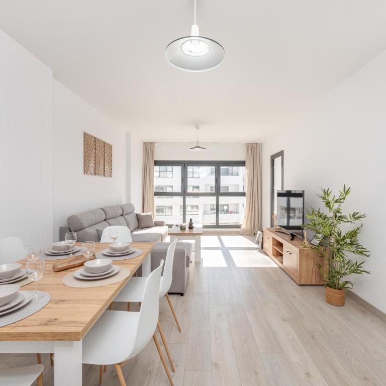 Casa Esmeralda, 7 min to beach, Garage - Two-Bedroom Apartment - 1