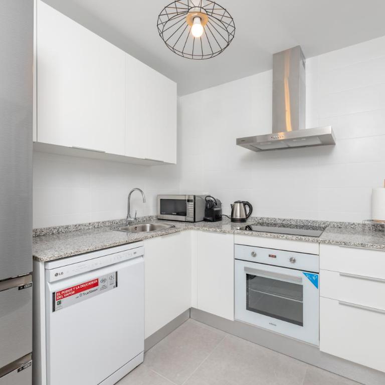Casa Esmeralda, 7 min to beach, Garage - Two-Bedroom Apartment - 5