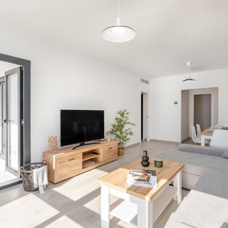 Casa Esmeralda, 7 min to beach, Garage - Two-Bedroom Apartment - 13