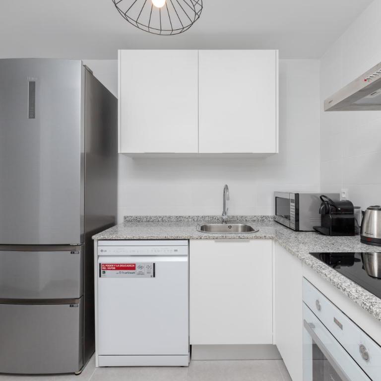 Casa Esmeralda, 7 min to beach, Garage - Two-Bedroom Apartment - 12