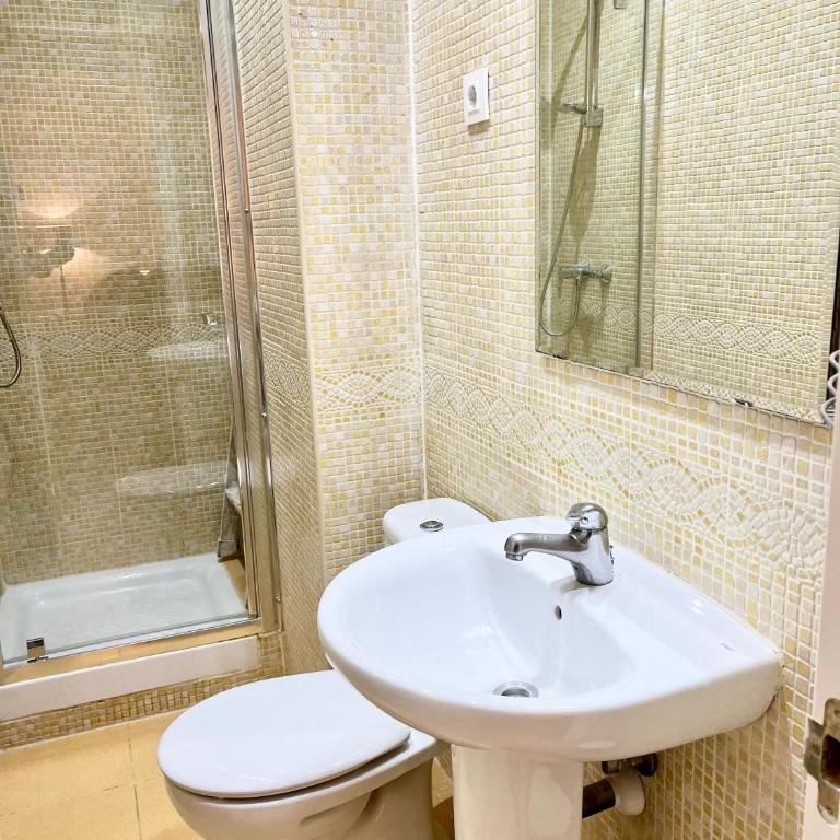 Puerta del Sol House - One-Bedroom Apartment - 21
