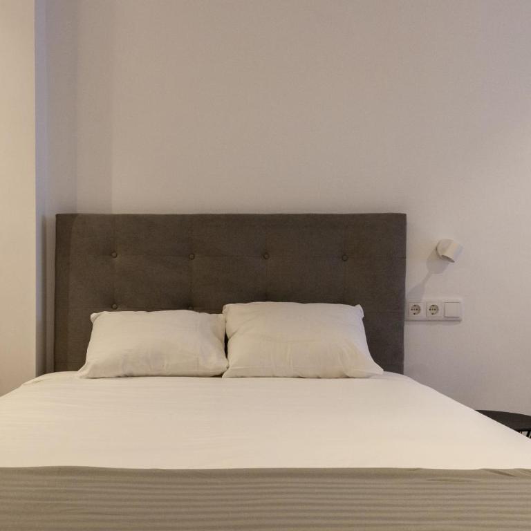 Housing Simancas by SharingCo - Studio - 15