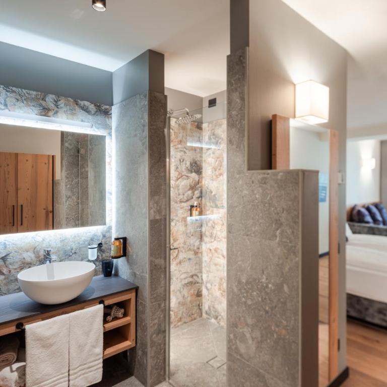 Hotel Nele - Superior Triple Room (2 Adults + 1 Child) with Spa Access - 5
