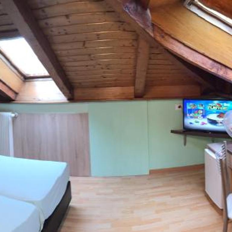 Garni Villa Betty - Camera Familiare con Bagno Privato - 6