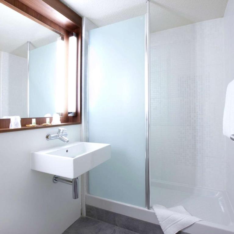 Campanile Annecy - Cran Gevrier - Standard Double Room - 4