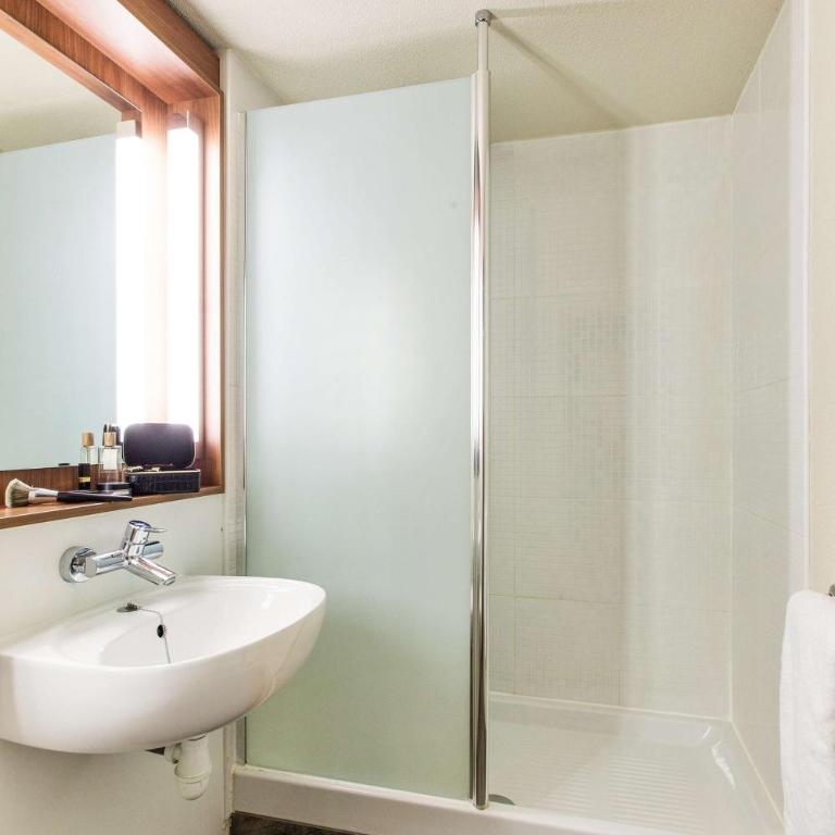 Campanile Annecy - Cran Gevrier - Standard Double Room - 5