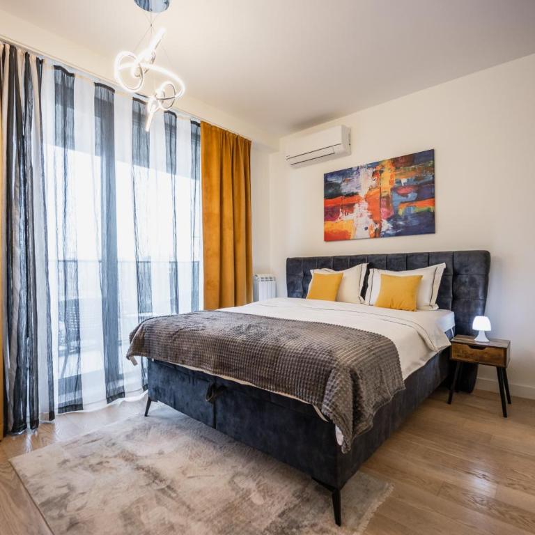 inJoy - One-Bedroom Apartment - 1