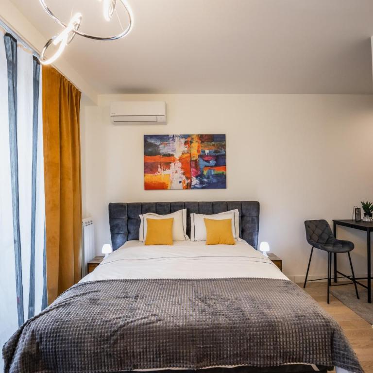 inJoy - One-Bedroom Apartment - 6