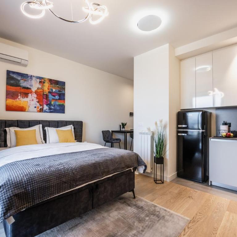 inJoy - One-Bedroom Apartment - 7