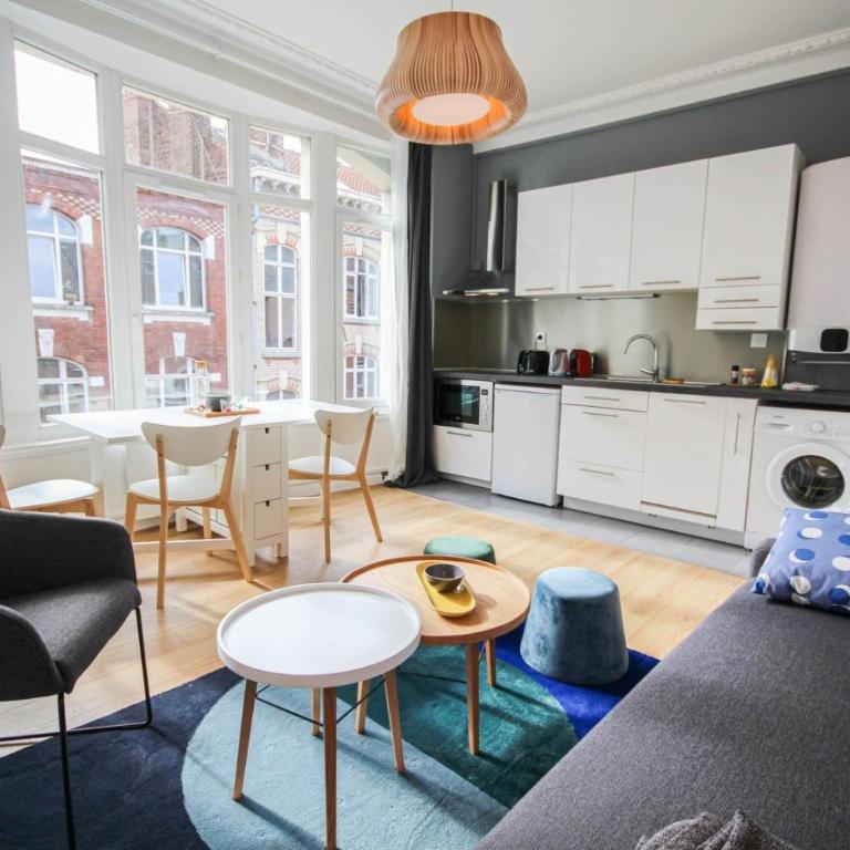 Fully-equipped apartment in city center + parking - One-Bedroom Apartment - 1
