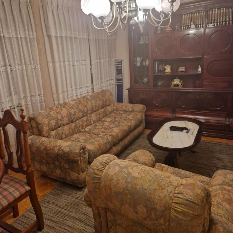 Apartamento Muy Amplio, con WiFi y a 12 Minutos del Centro - Apartamento de 2 dormitorios - 6