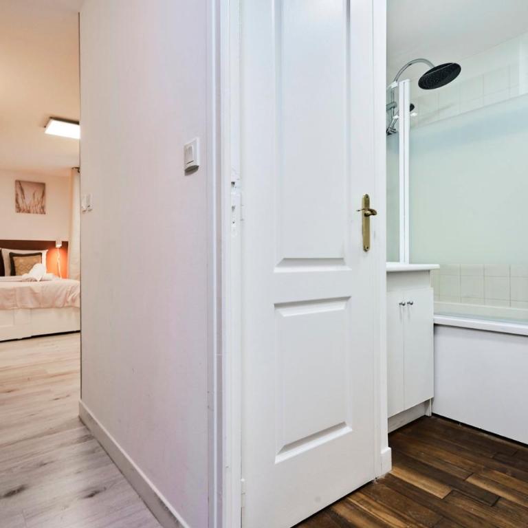Large studio between train station & Grand Place - Appartement - 26