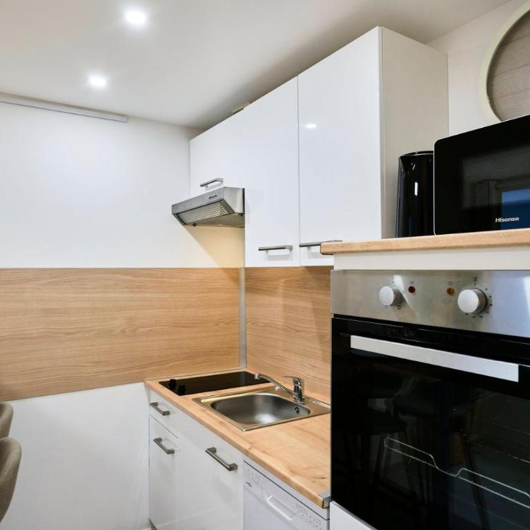 Large studio between train station & Grand Place - Appartement - 25