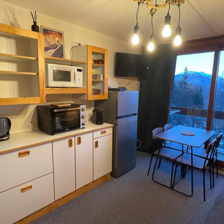 Studio tout confort pied des pistes avec balcon et wifi - Studio - Vue sur Montagne - 4