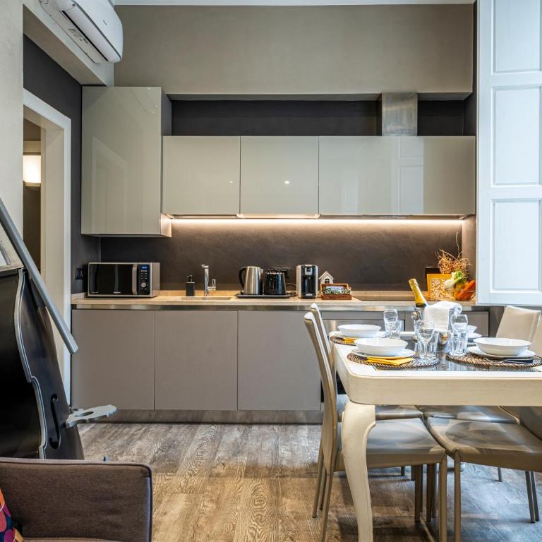 Cherubini Palace Thematic Apartment - Two-Bedroom Apartment - 3