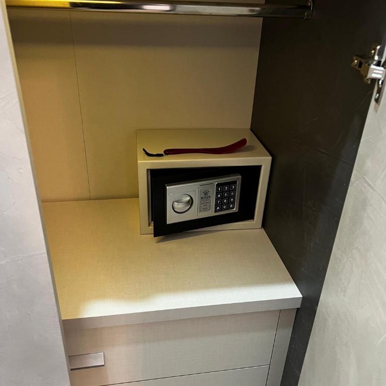 Love4Rome Guest House - Triple Room with Private Bathroom - 2