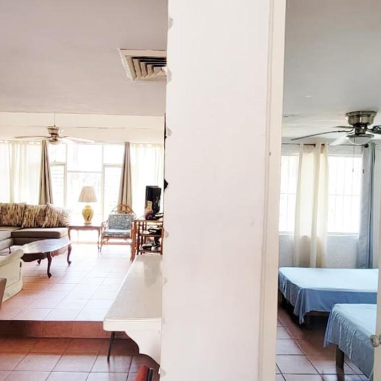 Departamento Familiar con Alberca Zona Dorada - Villa Serena - Three-Bedroom Apartment - 5