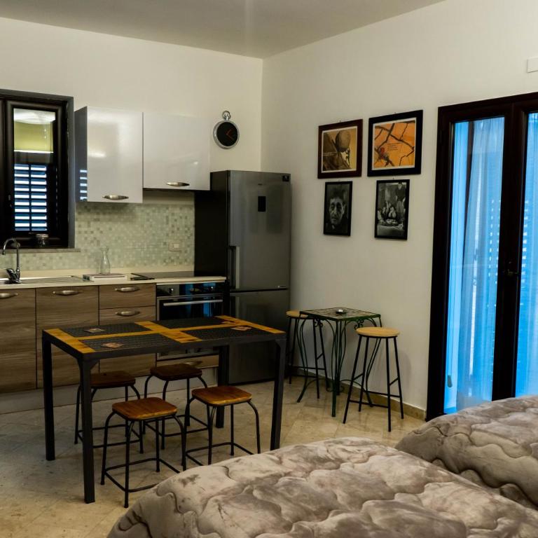 Le Case Di Romeo Alla Vucciria - Two-Bedroom House - 1