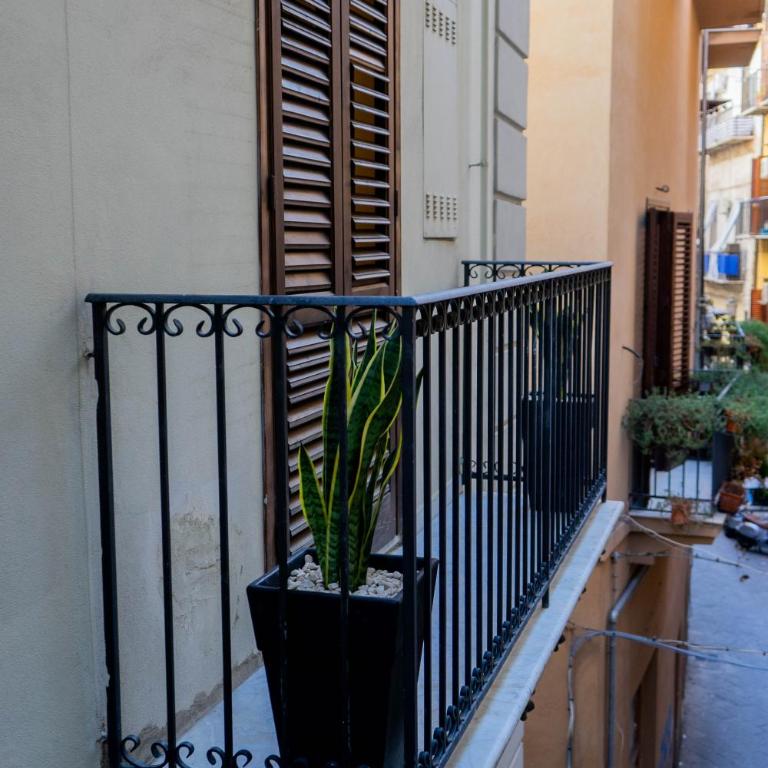 Le Case Di Romeo Alla Vucciria - Two-Bedroom House - 20