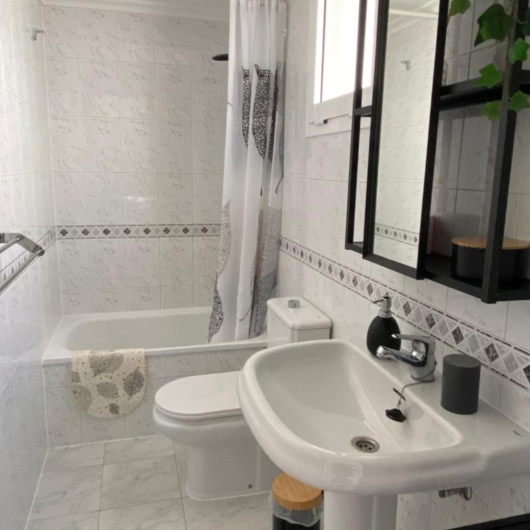 Casa Kiko Sol - Two-Bedroom Apartment - 23