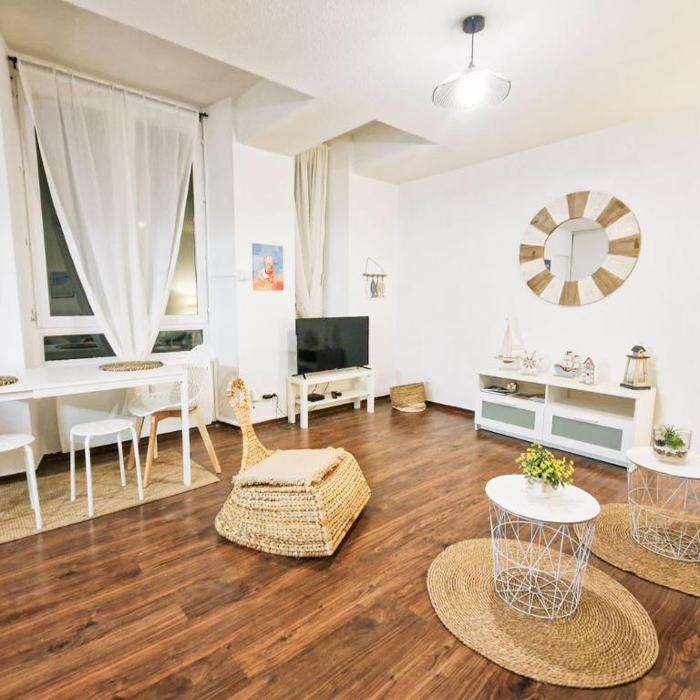#L8 Le Montorge Studio hyper-centre Tout équipé - Appartement - 4