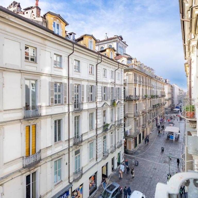 Historical suite - Pieno Centro - Porta nuova- Piazza Castello - Two-Bedroom Apartment - 32